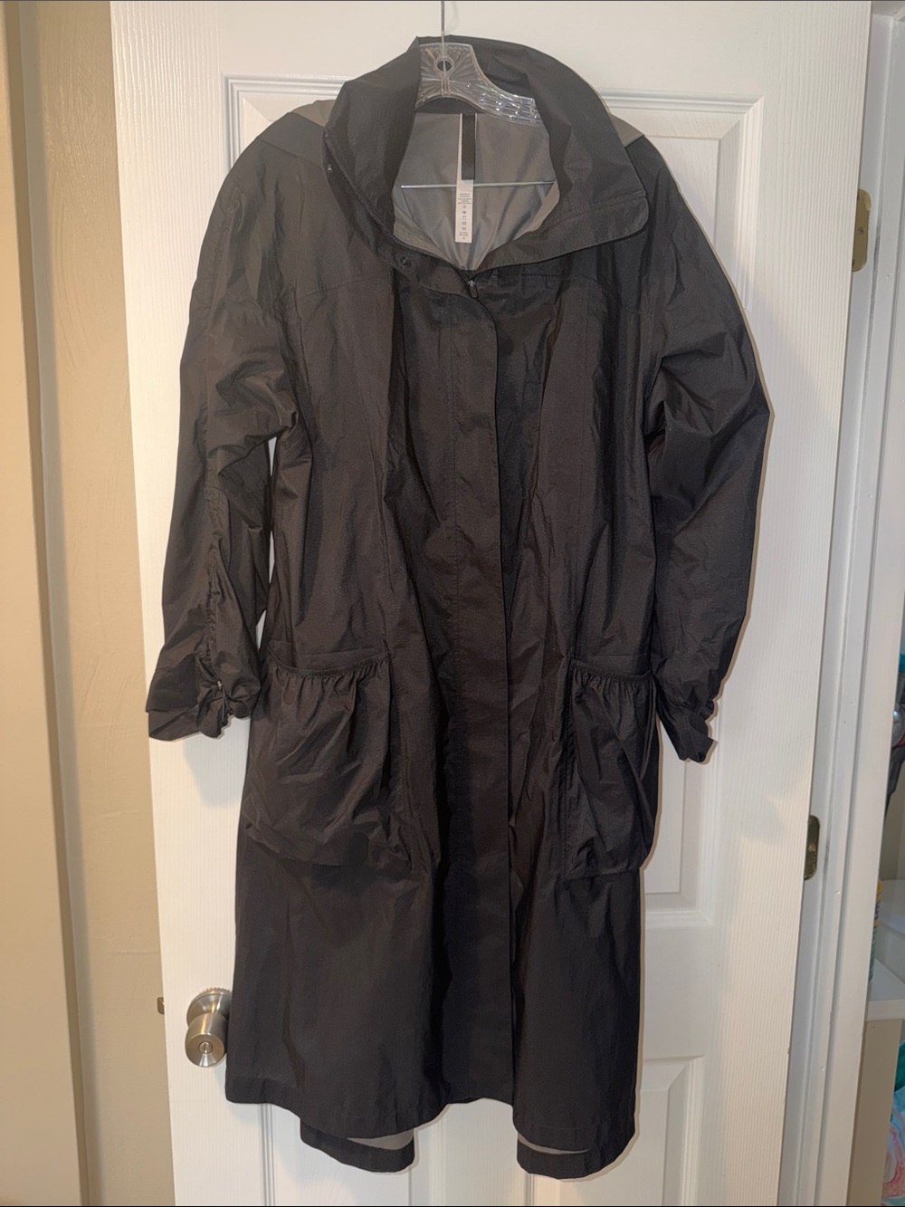 lululemon athletica Black Long Lightweight Trench Raincoat Sz 6